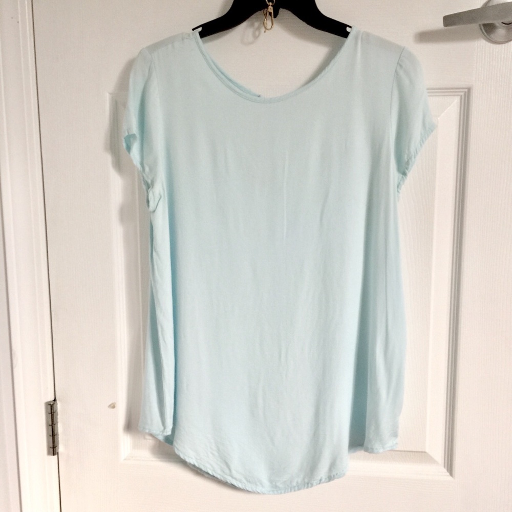 Ardene Light Blue Loose Top w. keyhole back